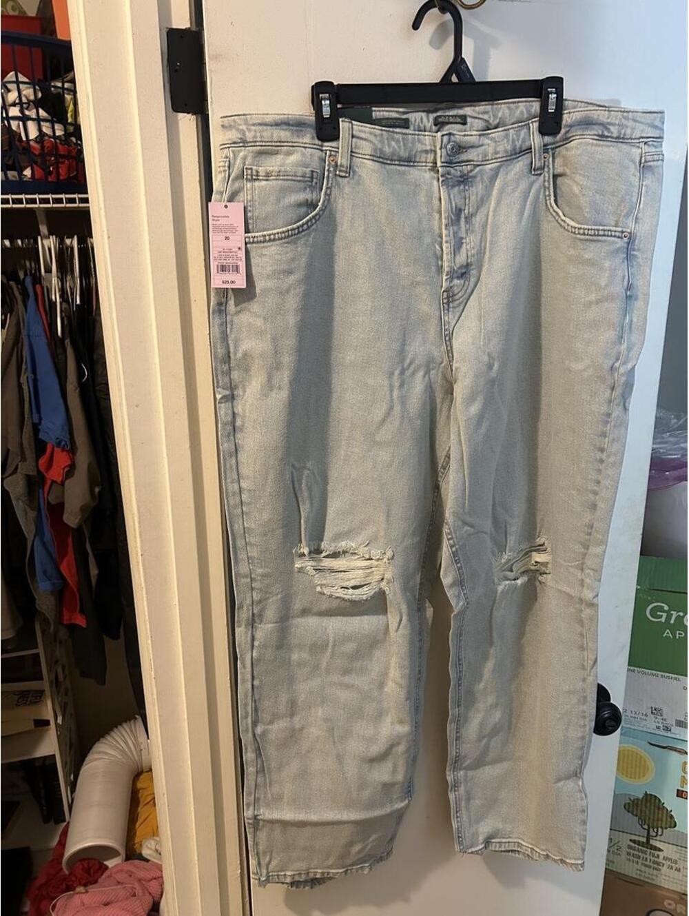 Wild Fable light wash, mom jeans size 20